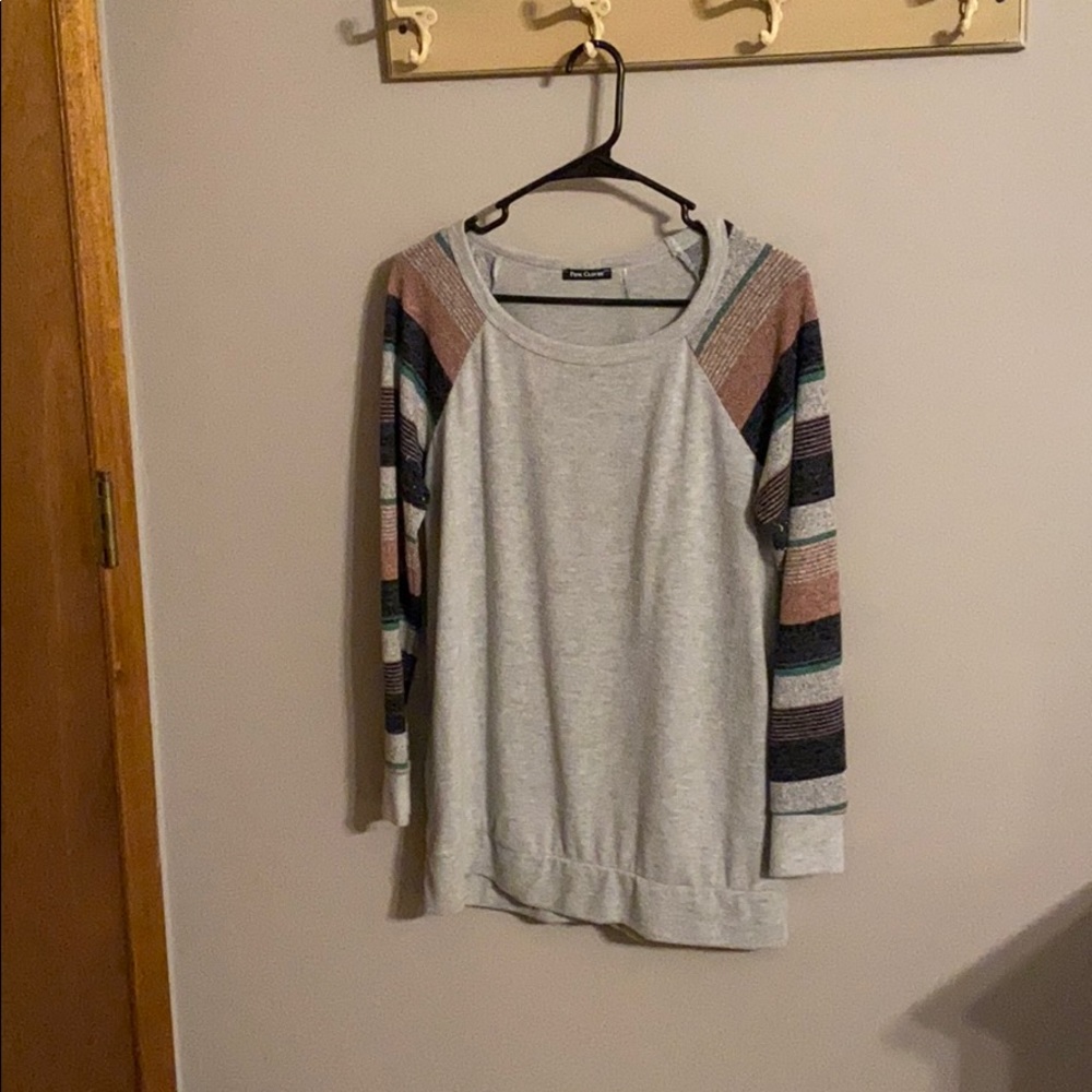 Pink clover crew neck tshirt